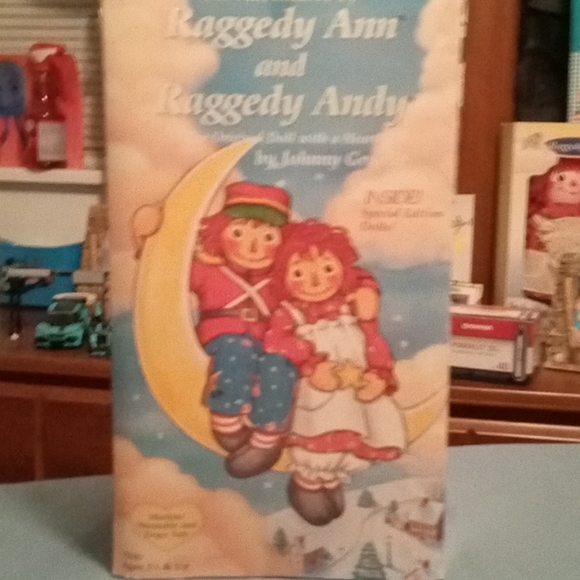 Raggedy Ann and Raggedy Andy - Picture 6 of 10